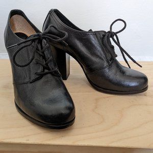 Black Frye Oxford Heel